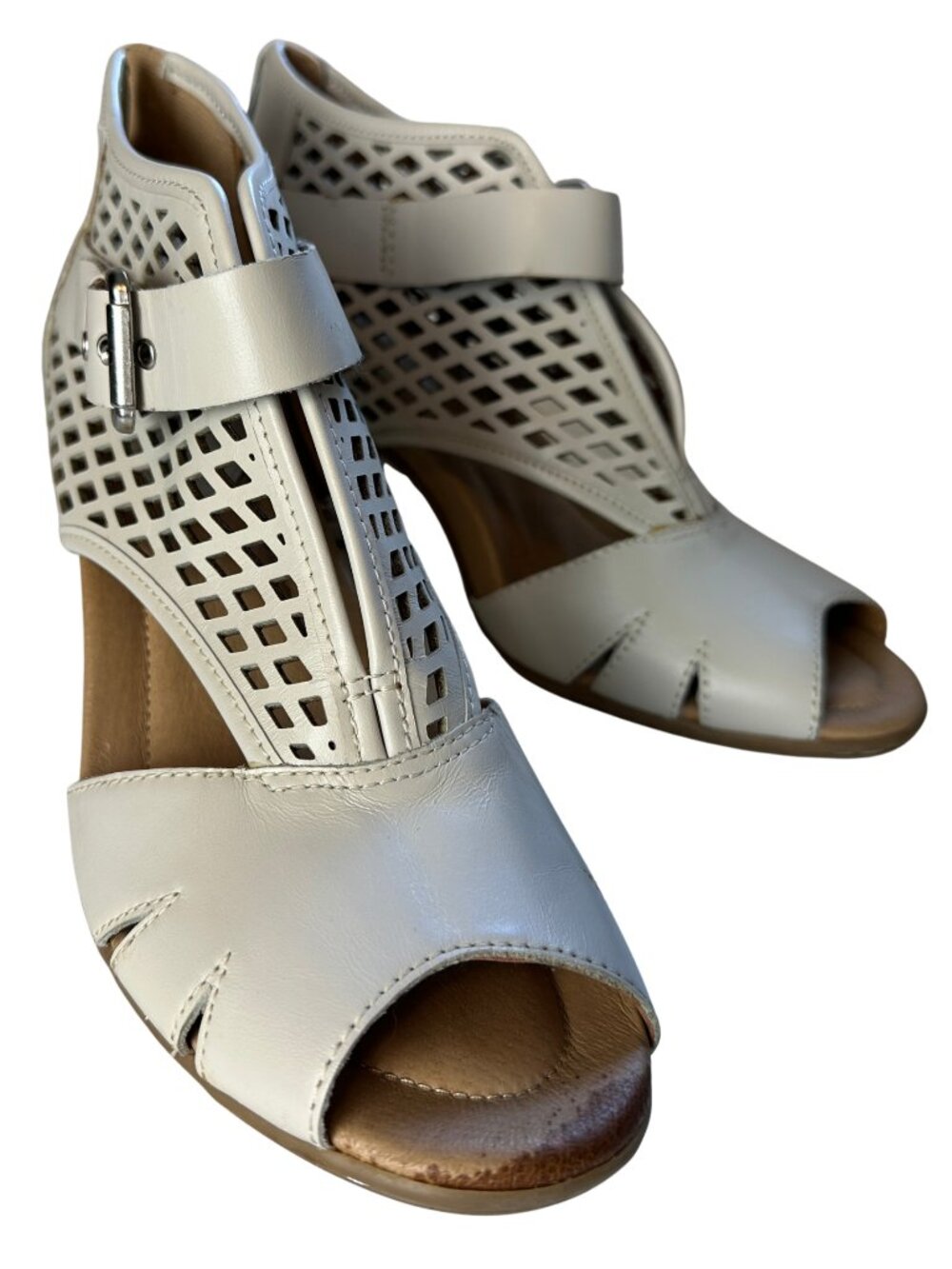 Earth Virgo Off-White Cutout Peep-Toe Heel Sandals